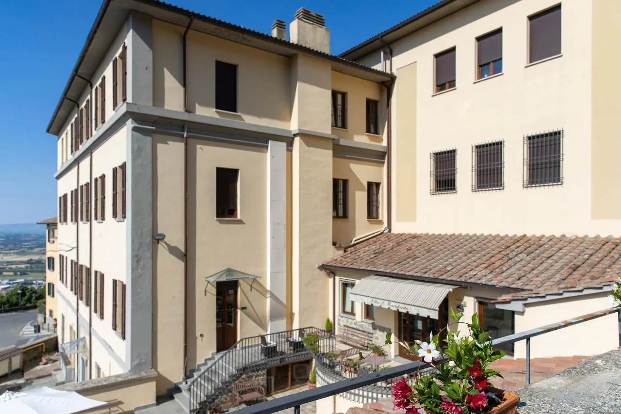 Villa Santa Margherita Cortona 2*,